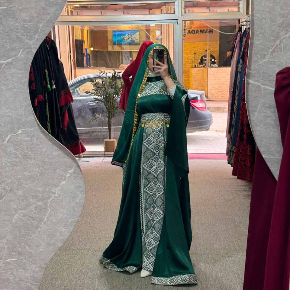 Embroidered dress in white and green
